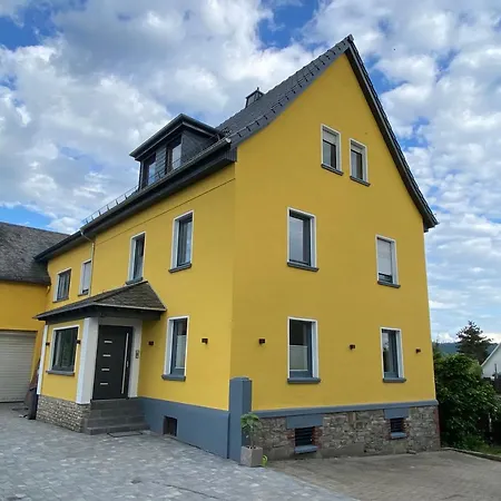 Geraeumige Ferienwohnung Im Gruenen - Nur 10 Min Bis Koblenz Apartment