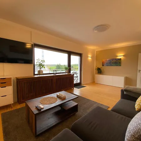 Geraeumige Ferienwohnung Im Gruenen - Nur 10 Min Bis Koblenz Apartment